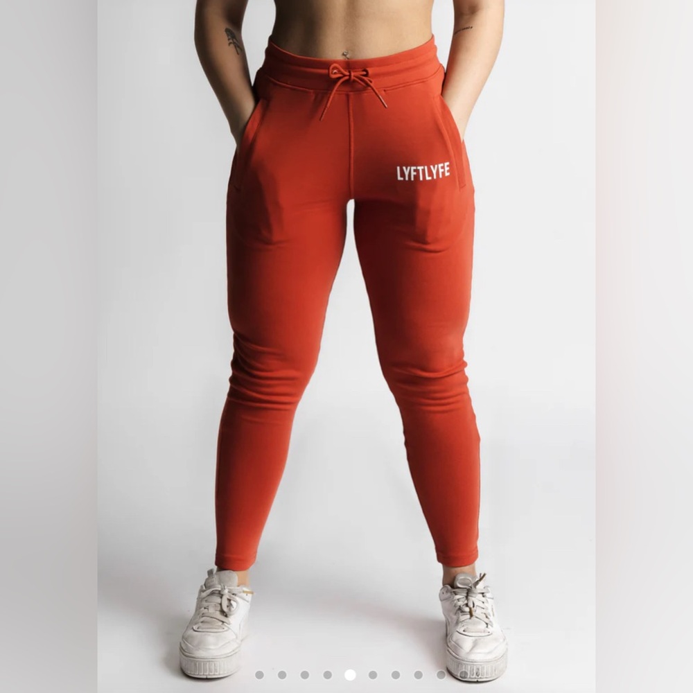 LYFTLYFE *NWT* Women's React Joggers, Cherry - Picture 2 of 9